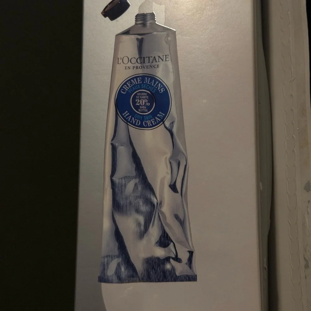 L'Occitane Hand Cream - Picture 5 of 7